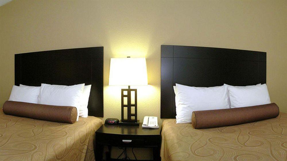 Best Western Bastrop Pines Inn Eksteriør billede